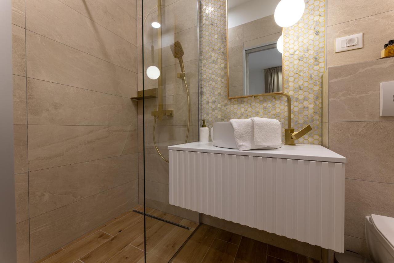 Palace Luxury Rooms Split Exterior photo